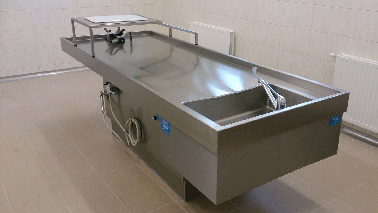 Stoły do mycia oraz toalety pośmiertnej
